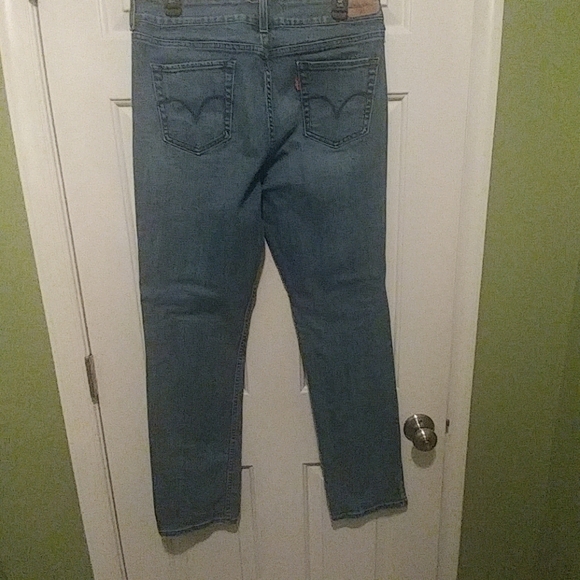 Levis Jeans - Picture 2 of 2